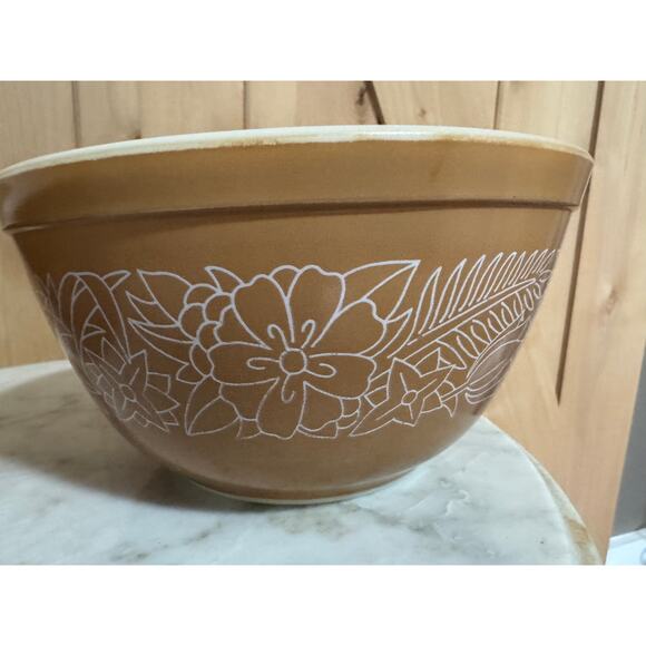 Vintage Pyrex Woodland Brown Nesting Bowls - Set of 2  401, 402 - Picture 8 of 9